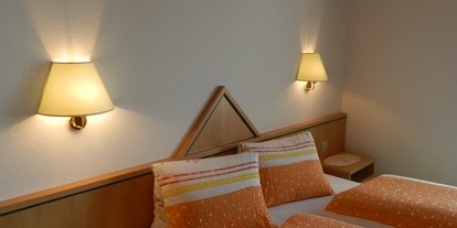 Hotels an der Piste - Hotel-Schwerpunkt: Skifahren & Ruhe - Flims Waldhaus - Alle Zimmer mit DU/WC  -  TV. WLAN im Haus. - Hotel Pizzeria Mittenwald Flumserberg Tannenheim