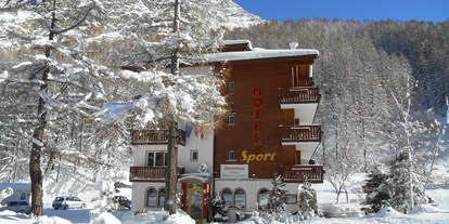 Hotels an der Piste - Ski-In Ski-Out - Saas-Almagell - Hoteleingang - Hotel Sport