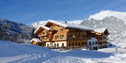 Hotels an der Piste - Parkplatz: gebührenpflichtig beim Hotel - Winterstimmung - Aspen Alpin Lifestyle Hotel Grindelwald