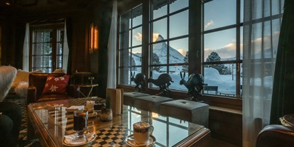 Hotels an der Piste - Ski-In Ski-Out - Saas-Fee - Bar 2222m - Riffelalp Resort 2222 m