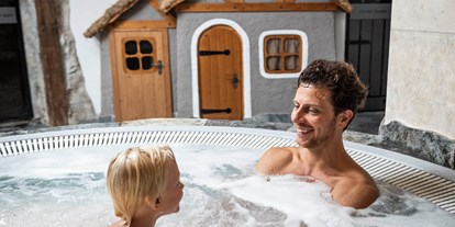 Hotels an der Piste - Pools: Infinity Pool - Skigebiet Gröden - Family Hotel Biancaneve
