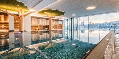 Hotels an der Piste - Pools: Außenpool beheizt - Skigebiet Ofterschwang-Gunzesried - Badelandschaft im Hauseigenen Schwimmbad - Familotel Allgäuer Berghof