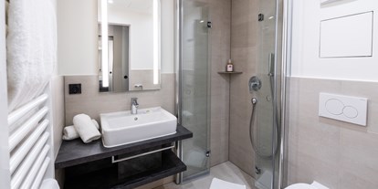 Hotels an der Piste - Preisniveau: gehoben - Allgäu - Moderne Badezimmer  - Bio-Berghotel Ifenblick
