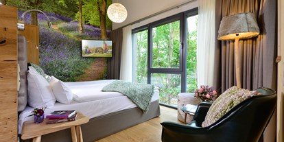 Hotels an der Piste - Skiraum: Skispinde - Köln, Bonn, Eifel ... - Das BaumChalet "Luftschloss" ist ein Baumhaus mit dem Komfort eines 4 Sterne Hotels - Hotel Fire & Ice Düsseldorf/Neuss