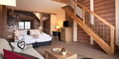 Hotels an der Piste - Wellnessbereich - Zimmerbeispiel, Galeriezimmer auf zwei Etagen für bis zu 4 Personen - Panorama Hotel Oberjoch