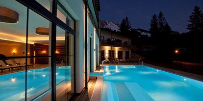 Hotels an der Piste - Wellnessbereich - Alpin-Spa auf 3.000 m² mit Innen und Außenpool und Saunalandschaft - Panorama Hotel Oberjoch