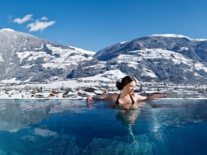Hotels an der Piste - Hotel-Schwerpunkt: Skifahren & Kulinarik - Mayrhofen (Mayrhofen) - 32 Grad Infinity Outdoorpool - Alpin Family Resort Seetal ****s