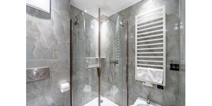 Hotels an der Piste - Klassifizierung: 4 Sterne - Kolfuschg in Corvara - Comfort Deluxe room - bathroom - Hotel Stella - My Dolomites Experience