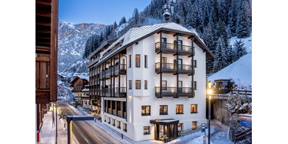 Hotels an der Piste - Parkplatz: gebührenpflichtig beim Hotel - Skigebiet Gröden - Hotel Stella - Hotel Stella - My Dolomites Experience