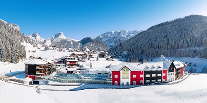 Hotels an der Piste - Pools: Sportbecken - Skigebiet Gröden - Hotel Alpenroyal