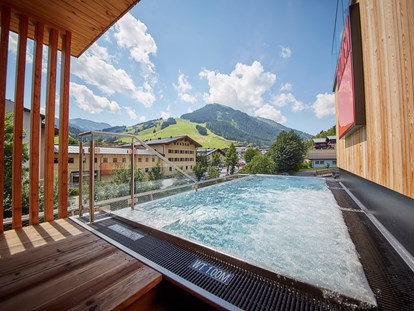 Hotels an der Piste - Pools: Außenpool beheizt - THOMSN - Alpine Rock Hotel