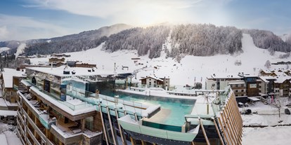 Hotels an der Piste - Pools: Infinity Pool - Österreich - Hotel direkt an der Piste - Hotel Salzburger Hof Leogang