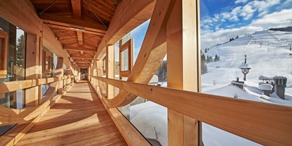 Hotels an der Piste - Klassifizierung: 4 Sterne S - Oberndorf in Tirol - Holzhotel Forsthofalm! Holz trifft Design - Holzhotel Forsthofalm