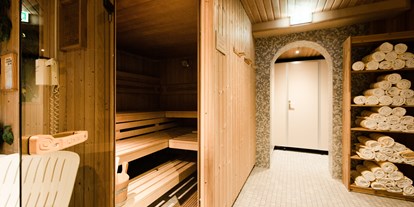 Hotels an der Piste - Skiverleih - Mayrhofen (Mayrhofen) - Wellness Bereich mit Finnische Sauna, Infrarotkabine, Ruhebereich und Sitzbereich mit Tee Bar  - Aparthotel Dorfplatzl