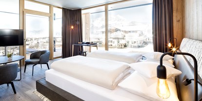 Hotels an der Piste - Pools: Infinity Pool - SkiStar St. Johann in Tirol - Familien Studio - Hotel Penzinghof