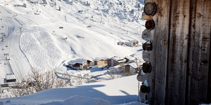 Hotels an der Piste - Skiraum: Skispinde - Galtür - Skipiste neben Hotel - Hotel Ulli