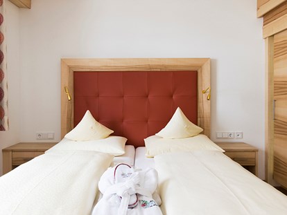 Hotels an der Piste - Klassifizierung: 4 Sterne - Oberstdorf - Doppelzimmer

Unsere wunderschönen Doppelzimmer mit Aussicht auf die prachtvolle Berglandschaft von Lech. Schön geräumig und wunderbar für zwei Erwachsene.
 - Hotel Anemone