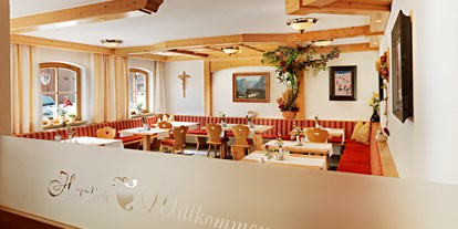 Hotels an der Piste - Skiservice: Wachsservice - Mittelberg (Mittelberg) - Frühstücksraum - Hotel Garni Landhaus Strolz