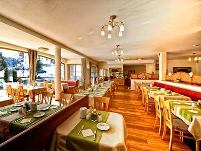 Hotels an der Piste - Skikurs direkt beim Hotel: eigene Skischule - Samnaun Dorf - Hotel Garni s'Röck