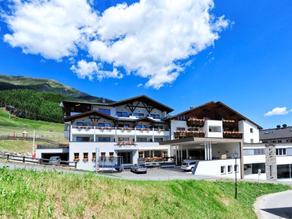 Hotels an der Piste - Rodeln - Skigebiet Serfaus - Fiss - Ladis - Hotel Garni s'Röck