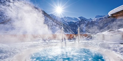 Hotels an der Piste - Pools: Außenpool beheizt - Skigebiet Hintertuxer Gletscher - Hotel Klausnerhof