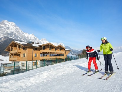 Hotels an der Piste - Skikurs direkt beim Hotel: für Kinder - Oberndorf in Tirol - Good Life Resort die Riederalm ****S