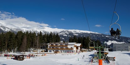 Hotels an der Piste - Sonnenterrasse - Skigebiete Zettersfeld und Hochstein Lienz - Haus - Familienhotel Moosalm