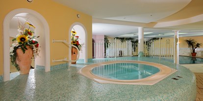 Hotels an der Piste - Pools: Innenpool - Zams - Relax-Center - Hotel Post