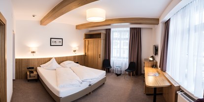 Hotels an der Piste - Preisniveau: gehoben - Serfaus - Beispielbild "Gampen Doppelzimmer" - Hotel Post