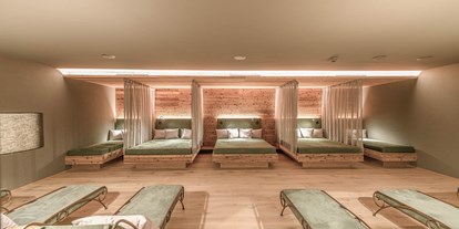 Hotels an der Piste - Sauna - Großarl - gemütlicher Ruheraum im Wellnessbereich - 4* Hotel Bergzeit 