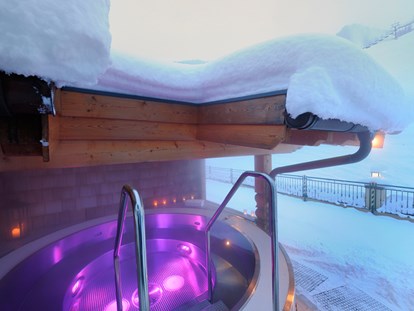 Hotels an der Piste - Ski-In Ski-Out - Katschberghöhe - einziger outdoor Whirlpool in Zauchensee - **** Hotel Alpenrose Zauchensee