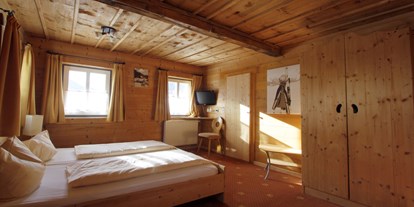 Hotels an der Piste - Hotel-Schwerpunkt: Skifahren & Familie - Lienz (Lienz) - Doppelzimmer Almhütte - SCOL Sporthotel Großglockner