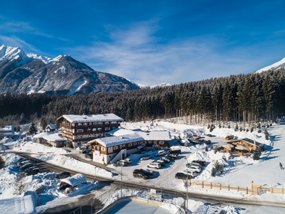 Hotels an der Piste - Hotel-Schwerpunkt: Skifahren & Wellness - Tolle Lage des Ferienhotels Hubertus - Hotel Hubertus