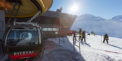 Hotels an der Piste - Skiservice: Skireparatur - Skigebiet Pitztaler Gletscher und Rifflsee - Hotel Andreas Hofer 