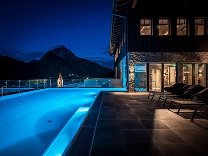 Hotels an der Piste - Pools: Infinity Pool - Österreich - AlpenParks Hotel & Apartment Arlberg