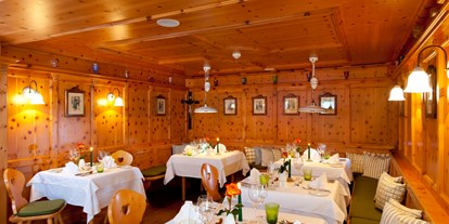 Hotels an der Piste - Trockenraum - Skigebiet KitzSki Kitzbühel Kirchberg - Zirbenstube - Hotel Kaiserhof