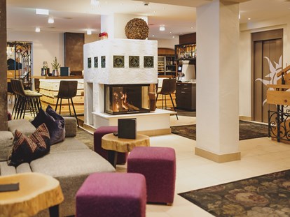 Hotels an der Piste - Hotel-Schwerpunkt: Skifahren & Familie - Lobby mit Bar - ALL INCLUSIVE Hotel DIE SONNE