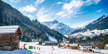 Hotels an der Piste - Skiraum: versperrbar - Bad Hindelang - Aussicht von unserer südseitigen Terrasse im Winter - Almhof Rupp - das Genießerhotel