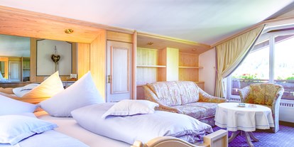 Hotels an der Piste - Klassifizierung: 4 Sterne - Skigebiet Oberstdorf Kleinwalsertal - Beispiel Doppelzimmer Enzian - Almhof Rupp - das Genießerhotel