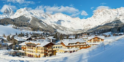 Hotels an der Piste - Pools: Außenpool beheizt - Skiregion Hochkönig - Aussenansicht Winter - Hotel Urslauerhof
