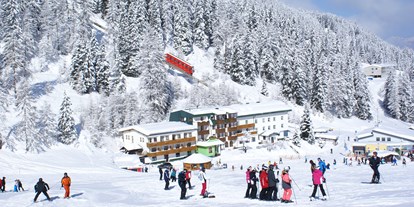 Hotels an der Piste - Hotel-Schwerpunkt: Skifahren & Kulinarik - Tirol - Mit den Schiern bis vor den Schiraum fahren - Hotel Lizumerhof