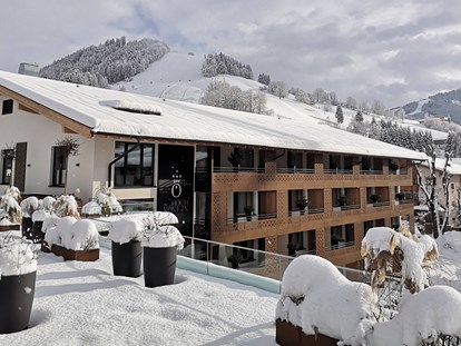 Hotels an der Piste - Pools: Infinity Pool - Schönau am Königssee - die HOCHKÖNIGIN - Mountain Resort