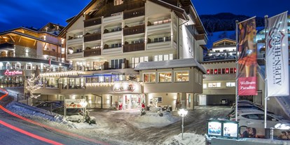 Hotels an der Piste - Suite mit offenem Kamin - Aussenansicht Winter - Romantik & Spa Alpen-Herz