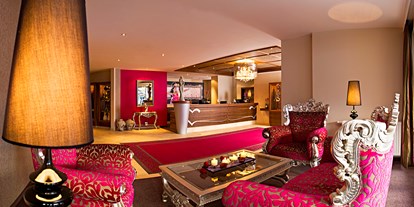 Hotels an der Piste - Suite mit offenem Kamin - Serfaus - Rezeption/Lounge - Romantik & Spa Alpen-Herz