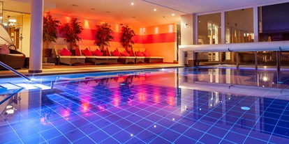 Hotels an der Piste - Pools: Innenpool - Zams - Hallenbad - Romantik & Spa Alpen-Herz