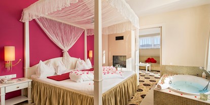 Hotels an der Piste - Pools: Innenpool - Zams - Honeymoon-Suite mit Kamin - Romantik & Spa Alpen-Herz