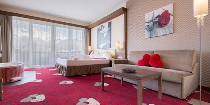 Hotels an der Piste - Wellnessbereich - Skigebiet Serfaus - Fiss - Ladis - Themen-Zimmer Kuss - Romantik & Spa Alpen-Herz