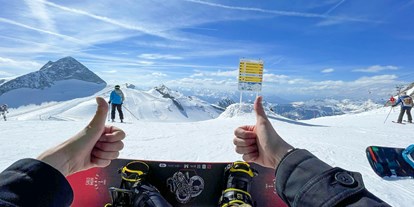 Hotels an der Piste - Skiraum: Skispinde - Fügen - Snowboarden am Hintertuxer Gletscher - Hotel Der Rindererhof