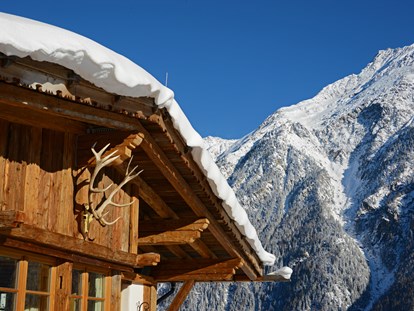 Hotels an der Piste - Skiraum: Skispinde - Moos/Passeier - Aussenansicht Winter - Grünwald Resort Sölden