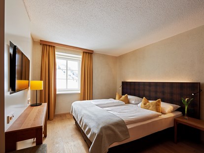 Hotels an der Piste - Preisniveau: gehoben - Lech - APRES POST HOTEL Zimmeransicht - APRES POST HOTEL